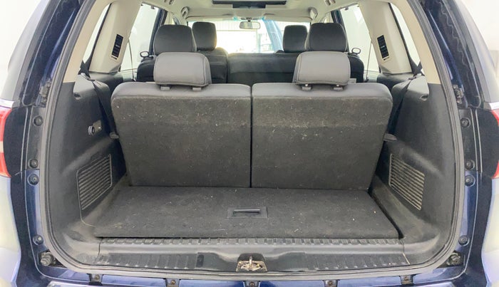 2018 Tata Hexa XTA 4X2 7 STR, Diesel, Automatic, 87,989 km, Boot Inside