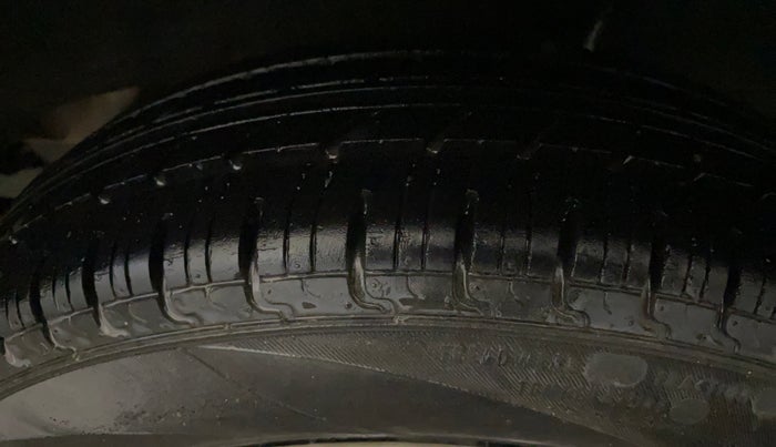 2015 Renault Kwid RXT 0.8, Petrol, Manual, 29,447 km, Left Rear Tyre Tread