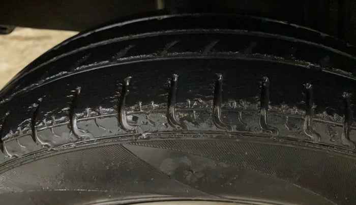 2015 Renault Kwid RXT 0.8, Petrol, Manual, 29,447 km, Right Rear Tyre Tread