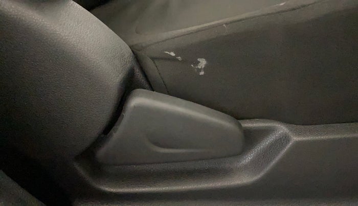 2015 Renault Kwid RXT 0.8, Petrol, Manual, 29,447 km, Driver Side Adjustment Panel