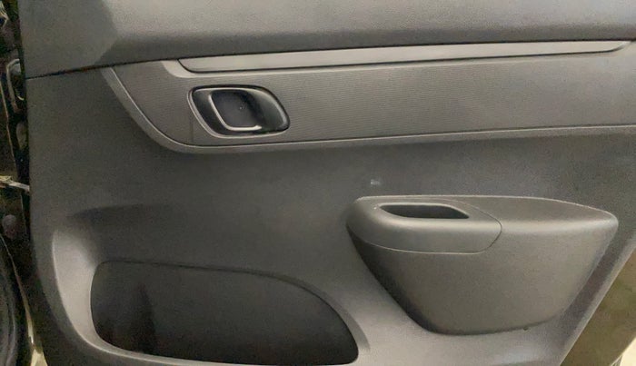 2015 Renault Kwid RXT 0.8, Petrol, Manual, 29,447 km, Driver Side Door Panels Control