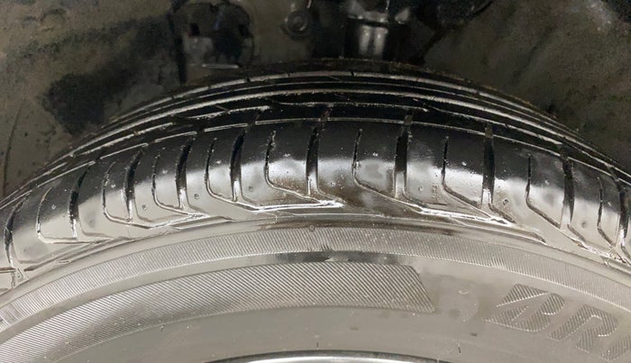 2019 Hyundai VENUE SX(O) 1.4 CRDI, Diesel, Manual, 1,03,785 km, Left Front Tyre Tread