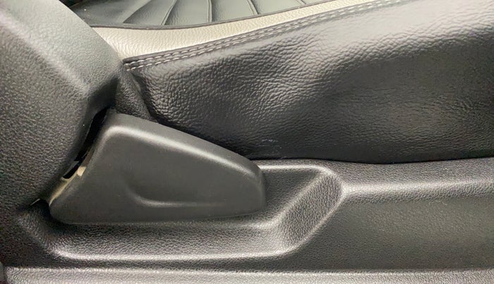 2019 Renault Kwid CLIMBER 1.0, Petrol, Manual, 40,349 km, Driver Side Adjustment Panel