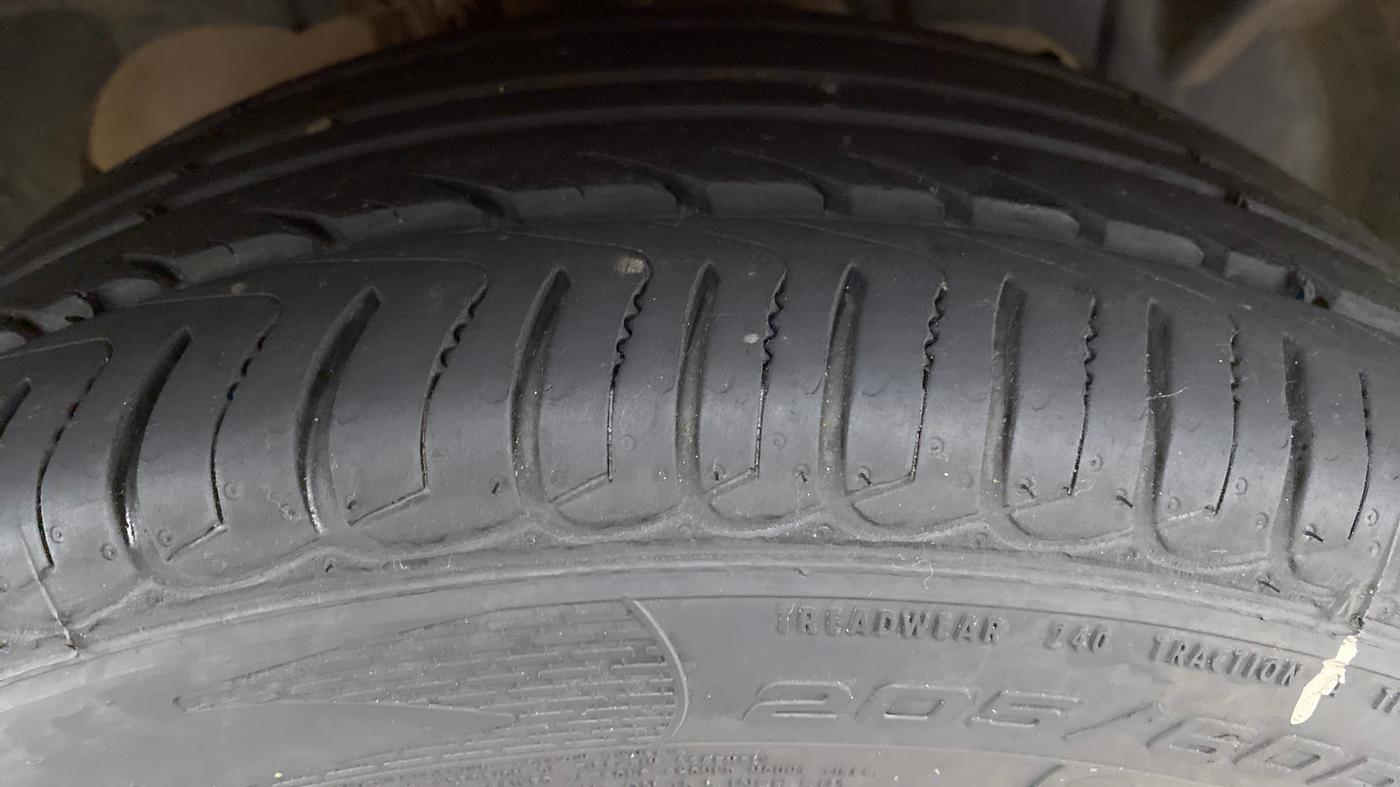 2014 Ford Ecosport 1.5TITANIUM TDCI, Diesel, Manual, 87,301 km, Right Front Tyre Tread