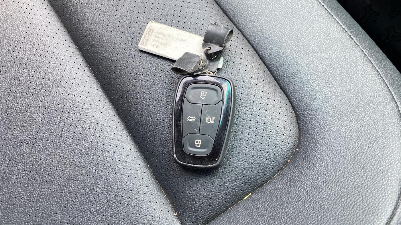 2019 Tata Harrier XZ 2.0L DARK EDITION, Diesel, Manual, 87,169 km, Key Close Up