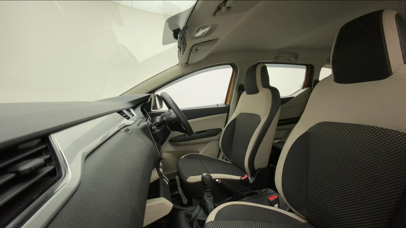 2020 Renault TRIBER RXZ AMT, Petrol, Automatic, 38,079 km, Right Side Front Door Cabin