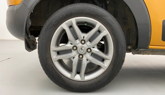 2020 Renault TRIBER RXZ AMT, Petrol, Automatic, 38,079 km, Right Rear Wheel