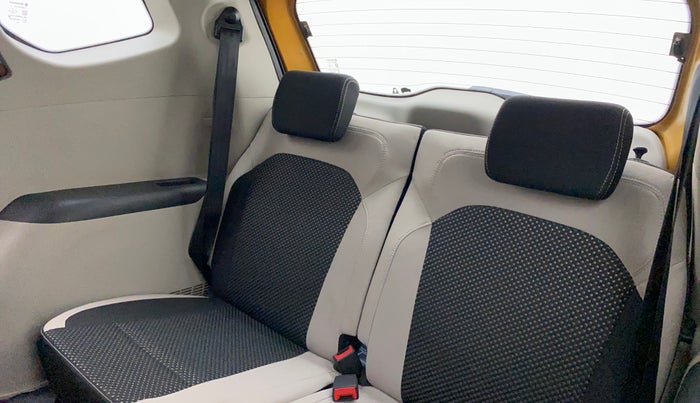 2020 Renault TRIBER RXZ AMT, Petrol, Automatic, 38,079 km, Third Seat Row ( optional )