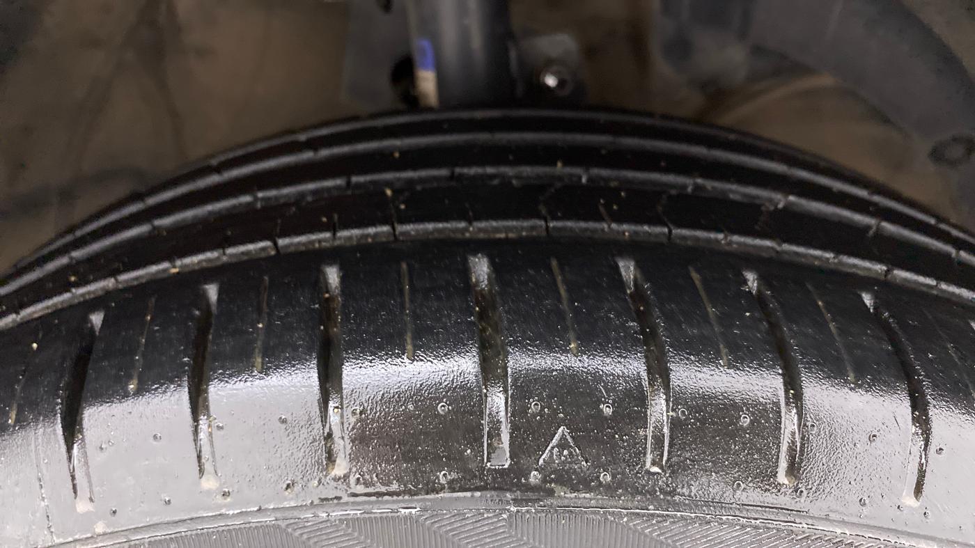 2019 Toyota Glanza V, Petrol, Manual, 52,277 km, Right Front Tyre Tread