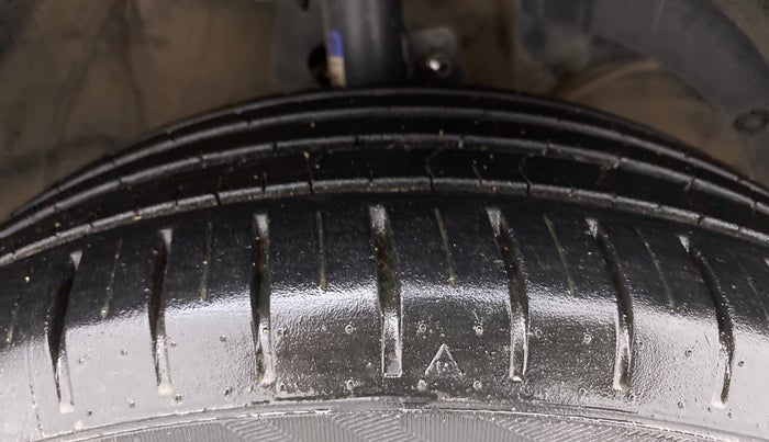 2019 Toyota Glanza V, Petrol, Manual, 52,277 km, Right Front Tyre Tread