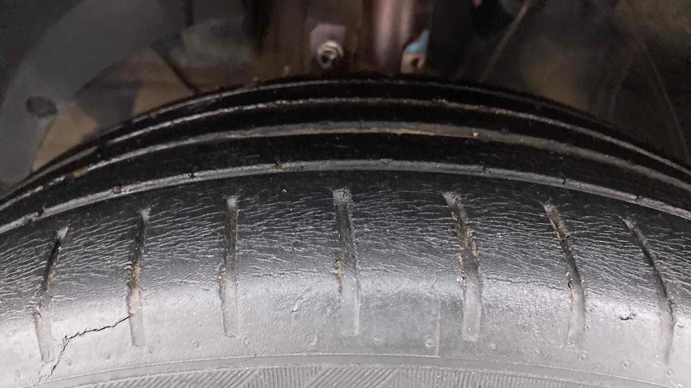 2019 Toyota Glanza V, Petrol, Manual, 52,277 km, Left Front Tyre Tread