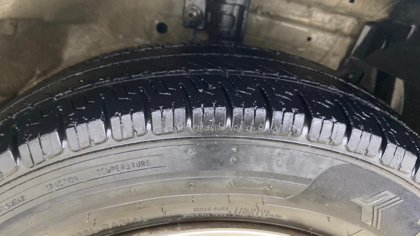 2013 Maruti Swift VXI, Petrol, Manual, 82,819 km, Right Front Tyre Tread
