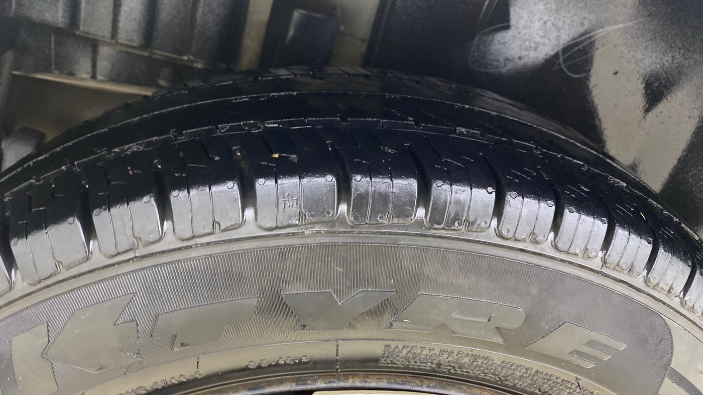 2013 Maruti Swift VXI, Petrol, Manual, 82,819 km, Right Rear Tyre Tread