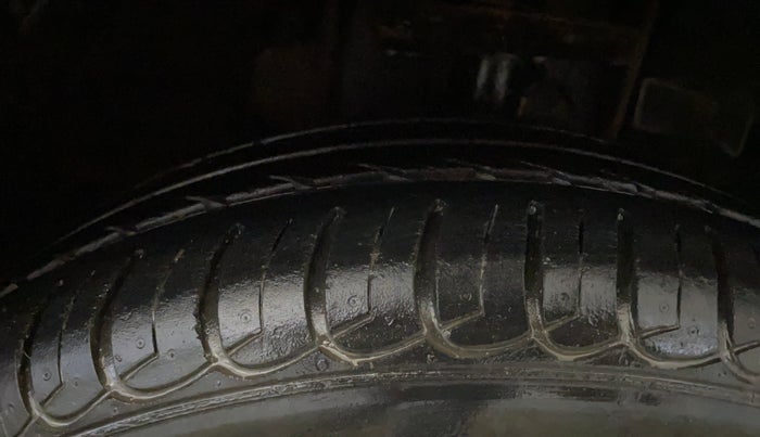 2017 Tata Tiago XT PETROL, Petrol, Manual, 32,566 km, Right Front Tyre Tread