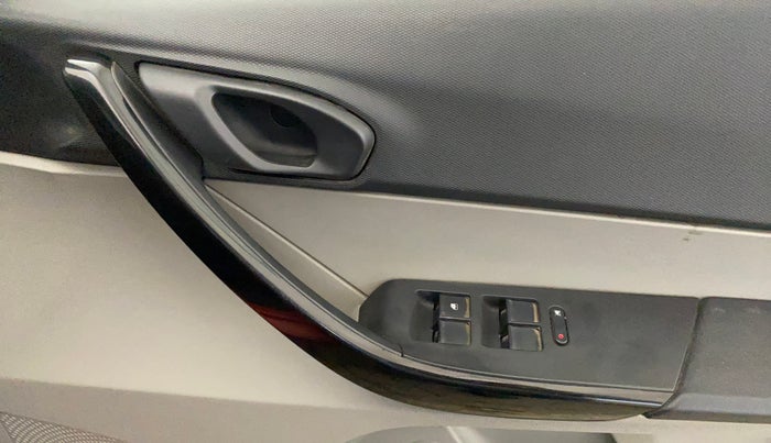2017 Tata Tiago XT PETROL, Petrol, Manual, 32,566 km, Driver Side Door Panels Control