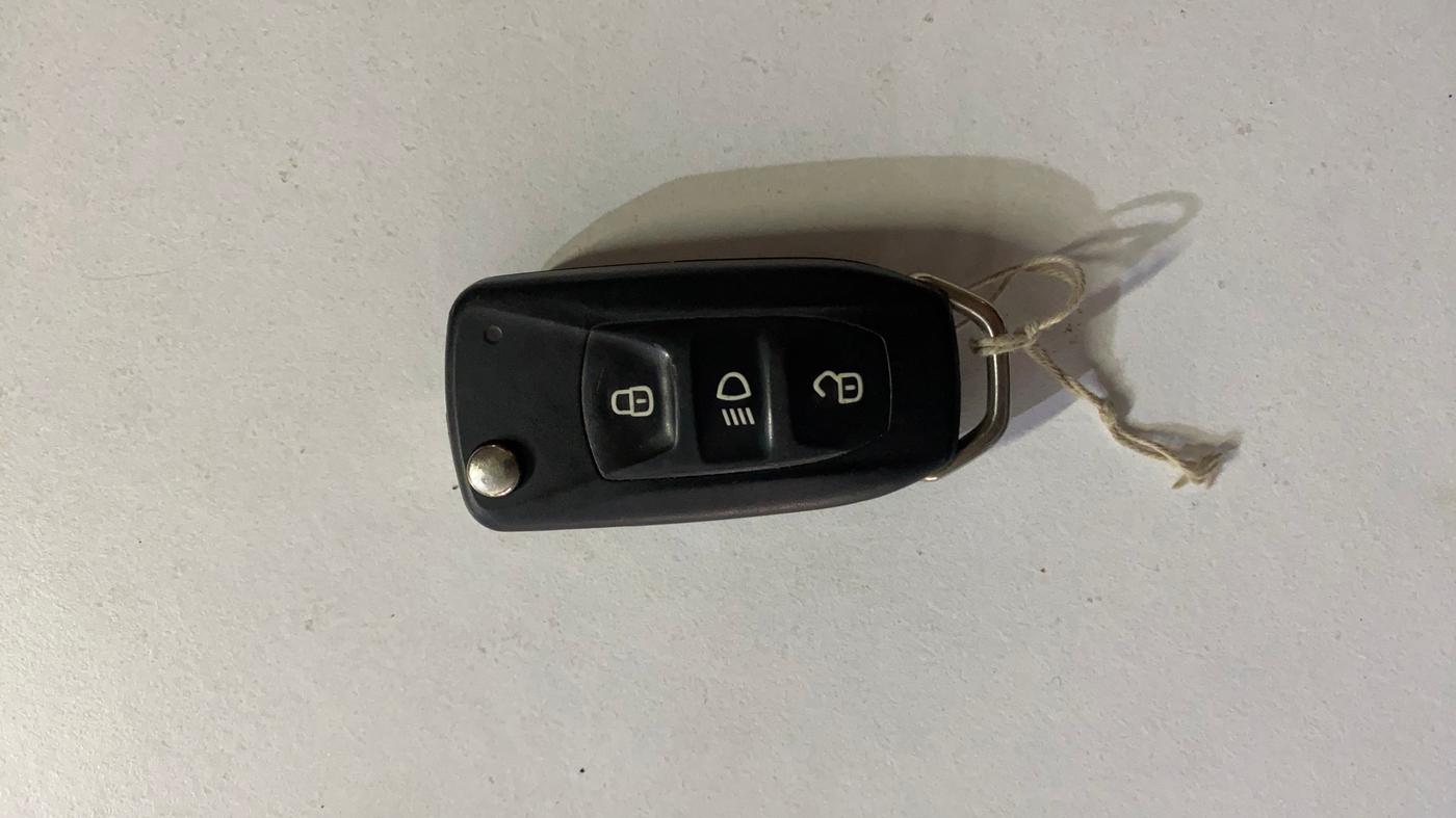 2017 Tata Tiago XT PETROL, Petrol, Manual, 32,566 km, Key Close Up