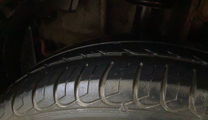2017 Tata Tiago XT PETROL, Petrol, Manual, 32,566 km, Right Rear Tyre Tread