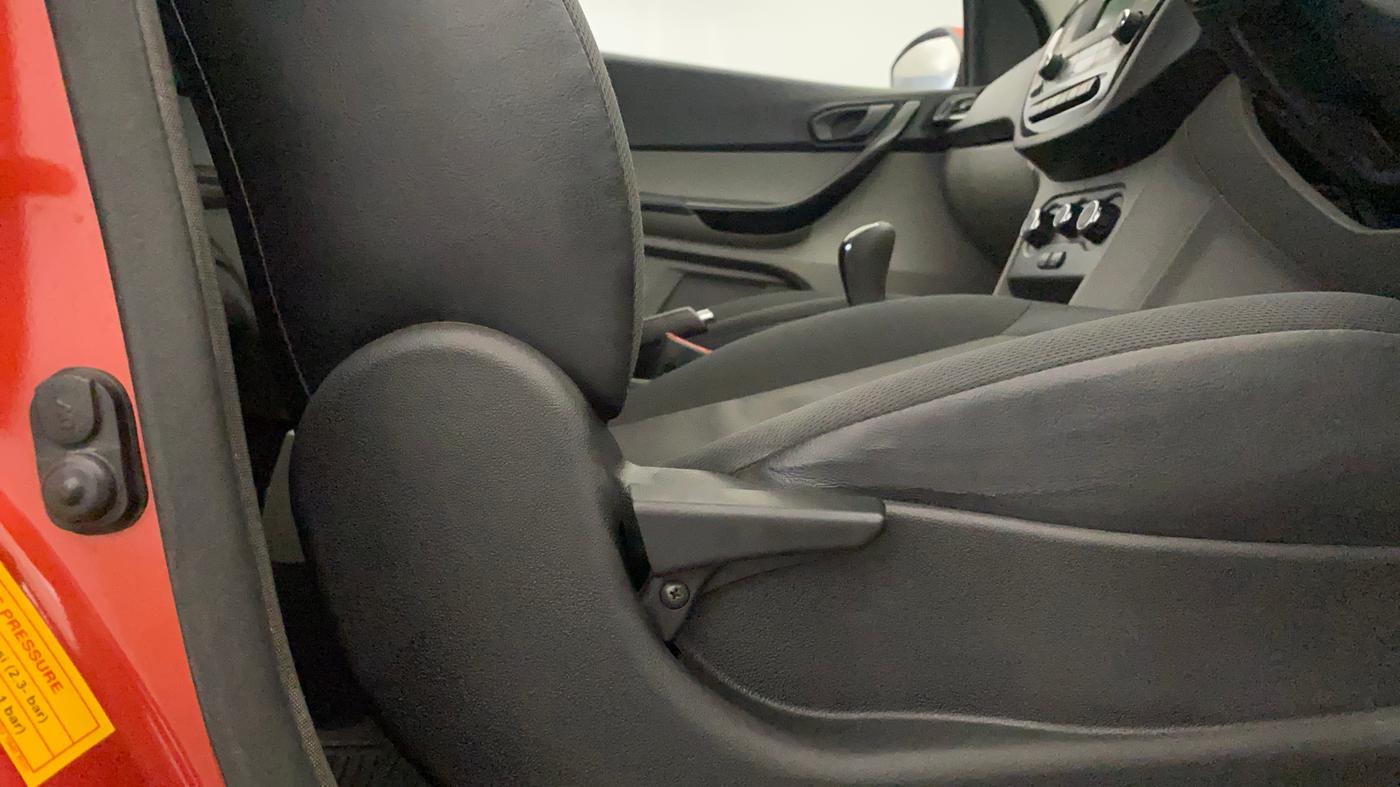 2017 Tata Tiago XT PETROL, Petrol, Manual, 32,566 km, Driver Side Adjustment Panel