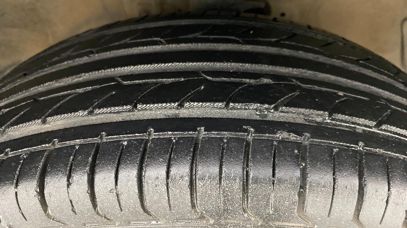 2011 Hyundai i20 MAGNA O 1.2, Petrol, Manual, 65,658 km, Right Front Tyre Tread
