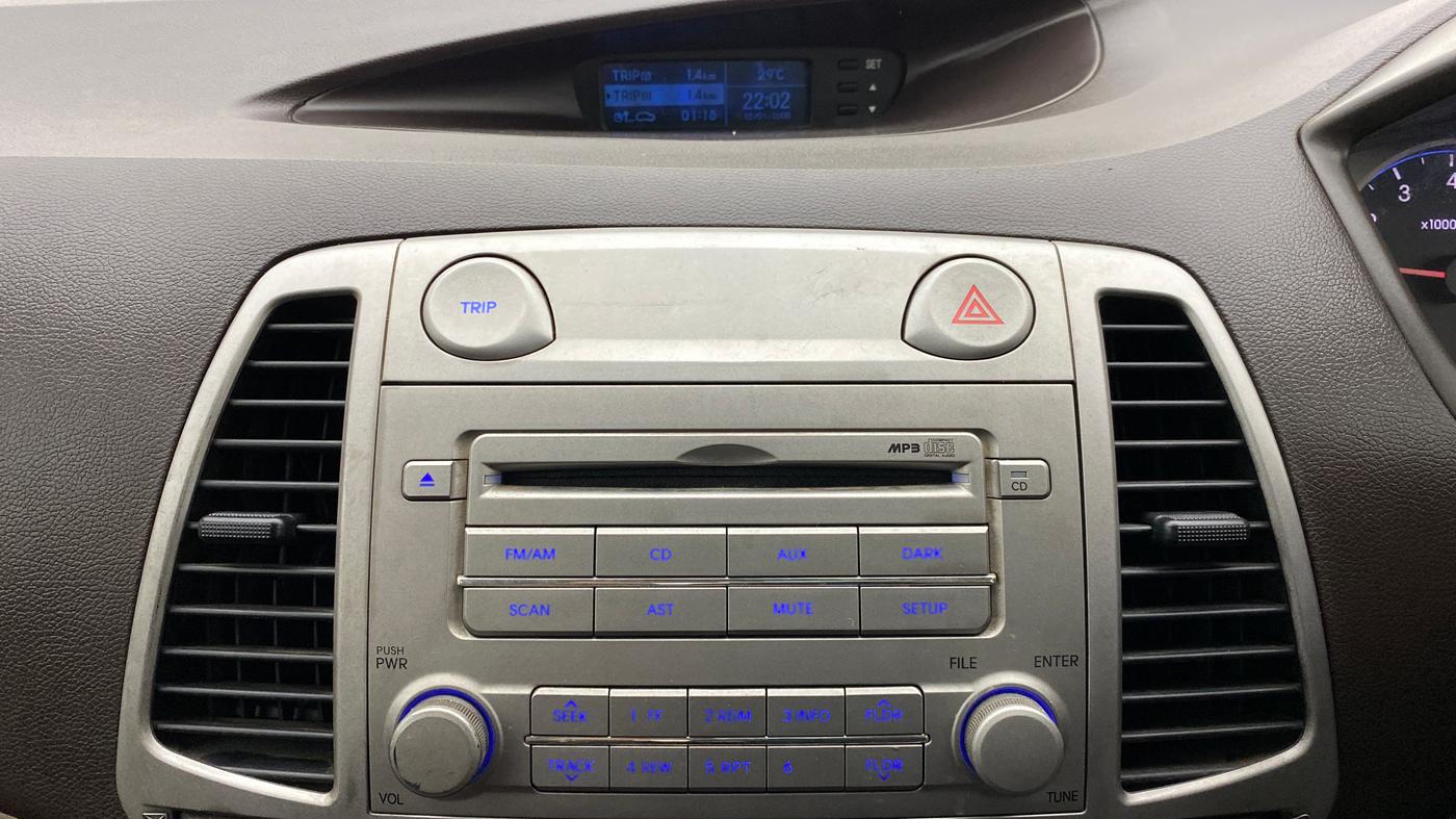 2011 Hyundai i20 MAGNA O 1.2, Petrol, Manual, 65,658 km, Infotainment System