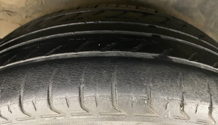 2011 Hyundai i20 MAGNA O 1.2, Petrol, Manual, 65,658 km, Right Rear Tyre Tread