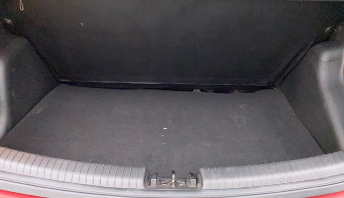 2017 Hyundai Grand i10 ASTA 1.2 KAPPA VTVT, Petrol, Manual, 70,537 km, Boot Inside