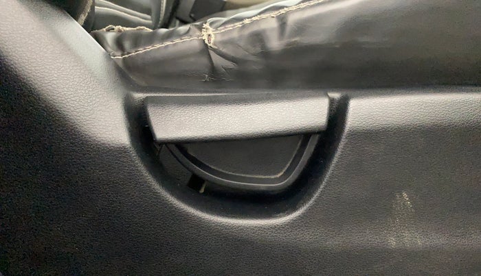 2018 Hyundai NEW SANTRO MAGNA CNG, CNG, Manual, 88,278 km, Driver Side Adjustment Panel