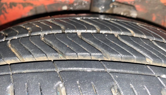 2017 Maruti Celerio VXI AMT, Petrol, Automatic, 85,505 km, Left Front Tyre Tread