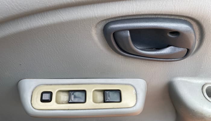 2013 Maruti Alto K10 VXI, Petrol, Manual, 95,705 km, Driver Side Door Panels Control