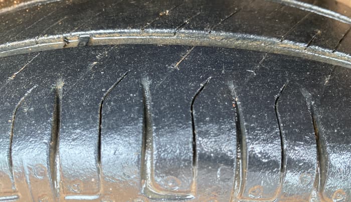 2013 Maruti Alto K10 VXI, Petrol, Manual, 95,705 km, Left Front Tyre Tread