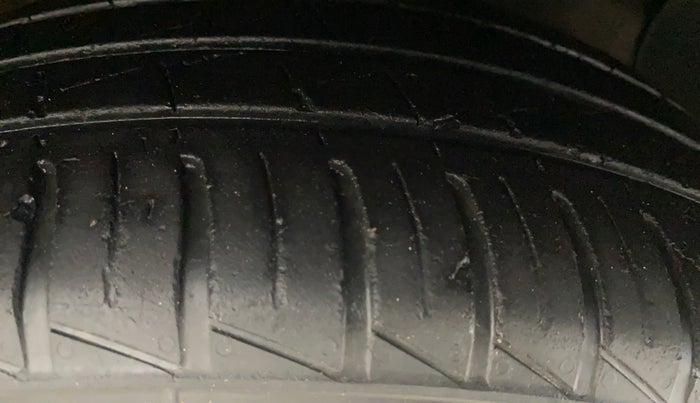 2022 Hyundai GRAND I10 NIOS SPORTZ AMT 1.2 KAPPA VTVT, Petrol, Automatic, 23,377 km, Right Front Tyre Tread