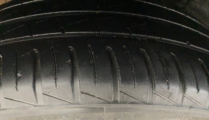 2022 Hyundai GRAND I10 NIOS SPORTZ AMT 1.2 KAPPA VTVT, Petrol, Automatic, 23,377 km, Right Rear Tyre Tread