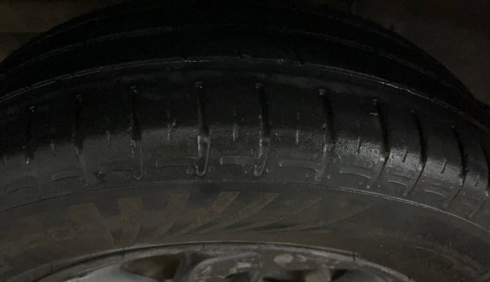 2022 Hyundai GRAND I10 NIOS SPORTZ 1.2 KAPPA VTVT CNG, CNG, Manual, 77,979 km, Right Rear Tyre Tread