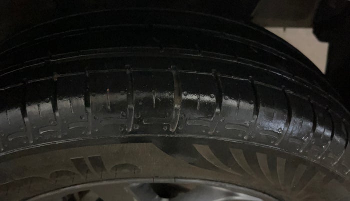 2022 Hyundai GRAND I10 NIOS SPORTZ 1.2 KAPPA VTVT CNG, CNG, Manual, 77,979 km, Left Rear Tyre Tread