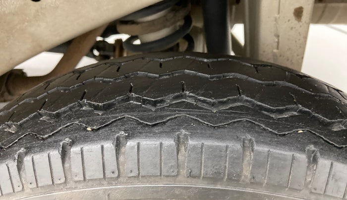 2021 Maruti Eeco 5 STR WITH A/C+HTR, Petrol, Manual, 12,979 km, Left Rear Tyre Tread