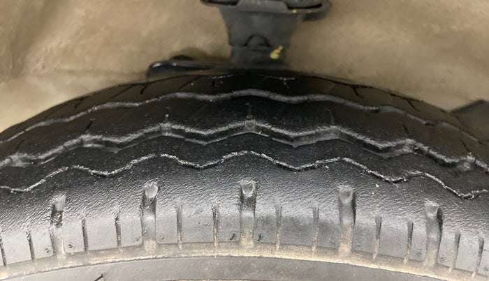 2021 Maruti Eeco 5 STR WITH A/C+HTR, Petrol, Manual, 12,979 km, Left Front Tyre Tread