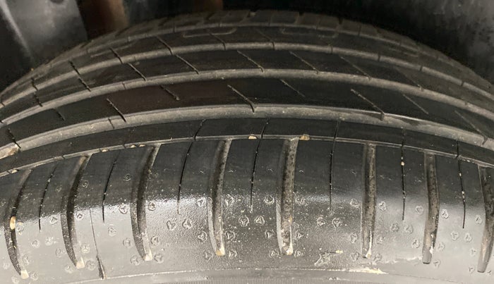 2021 MG HECTOR SHARP DCT PETROL, Petrol, Automatic, 7,580 km, Right Rear Tyre Tread
