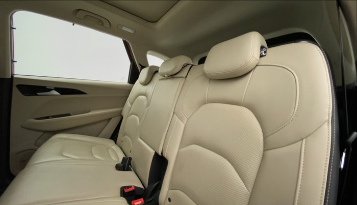 2021 MG HECTOR SHARP DCT PETROL, Petrol, Automatic, 7,580 km, Right Side Rear Door Cabin