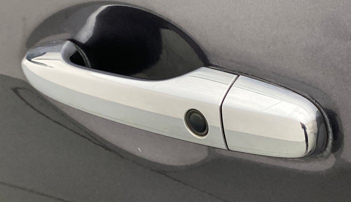 2017 Honda CRV 2.4L 4WD AVN AT, Petrol, Automatic, 74,865 km, Front passenger door - Door handle sensor not working
