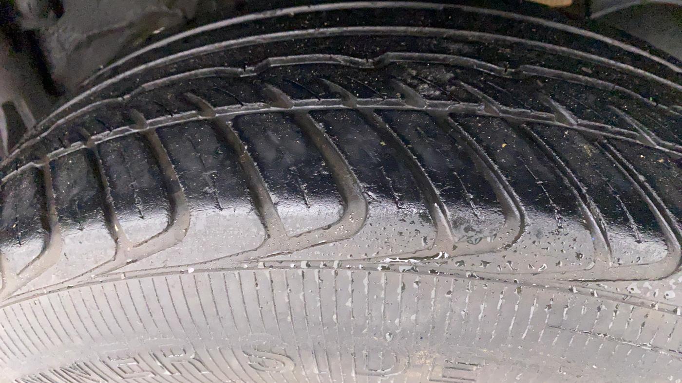 2014 Nissan Terrano XV 110 DIESEL, Diesel, Manual, 43,866 km, Left Rear Tyre Tread