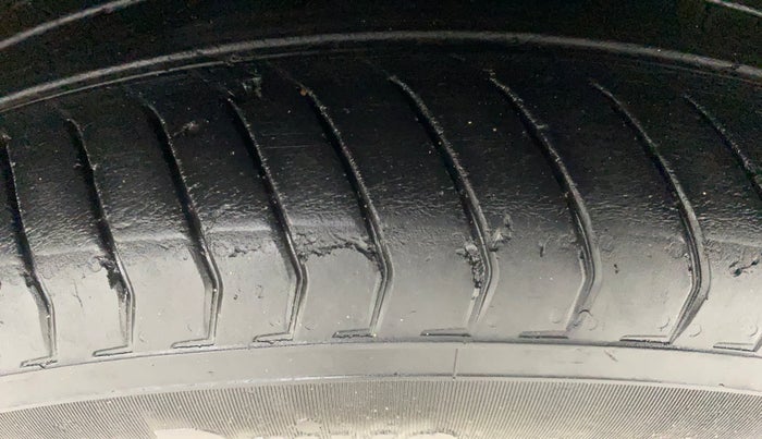 2024 MG ASTOR  Sharp Pro 1.5 MT (Ivory), Petrol, Manual, 18,404 km, Left Front Tyre Tread