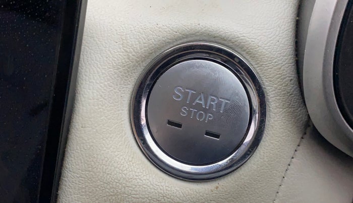 2024 MG ASTOR  Sharp Pro 1.5 MT (Ivory), Petrol, Manual, 18,404 km, Keyless Start/ Stop Button