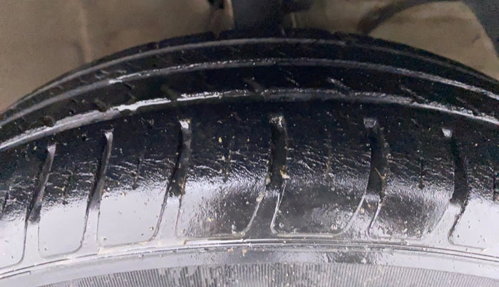 2018 Maruti Dzire VXI, Petrol, Manual, 19,387 km, Right Front Tyre Tread