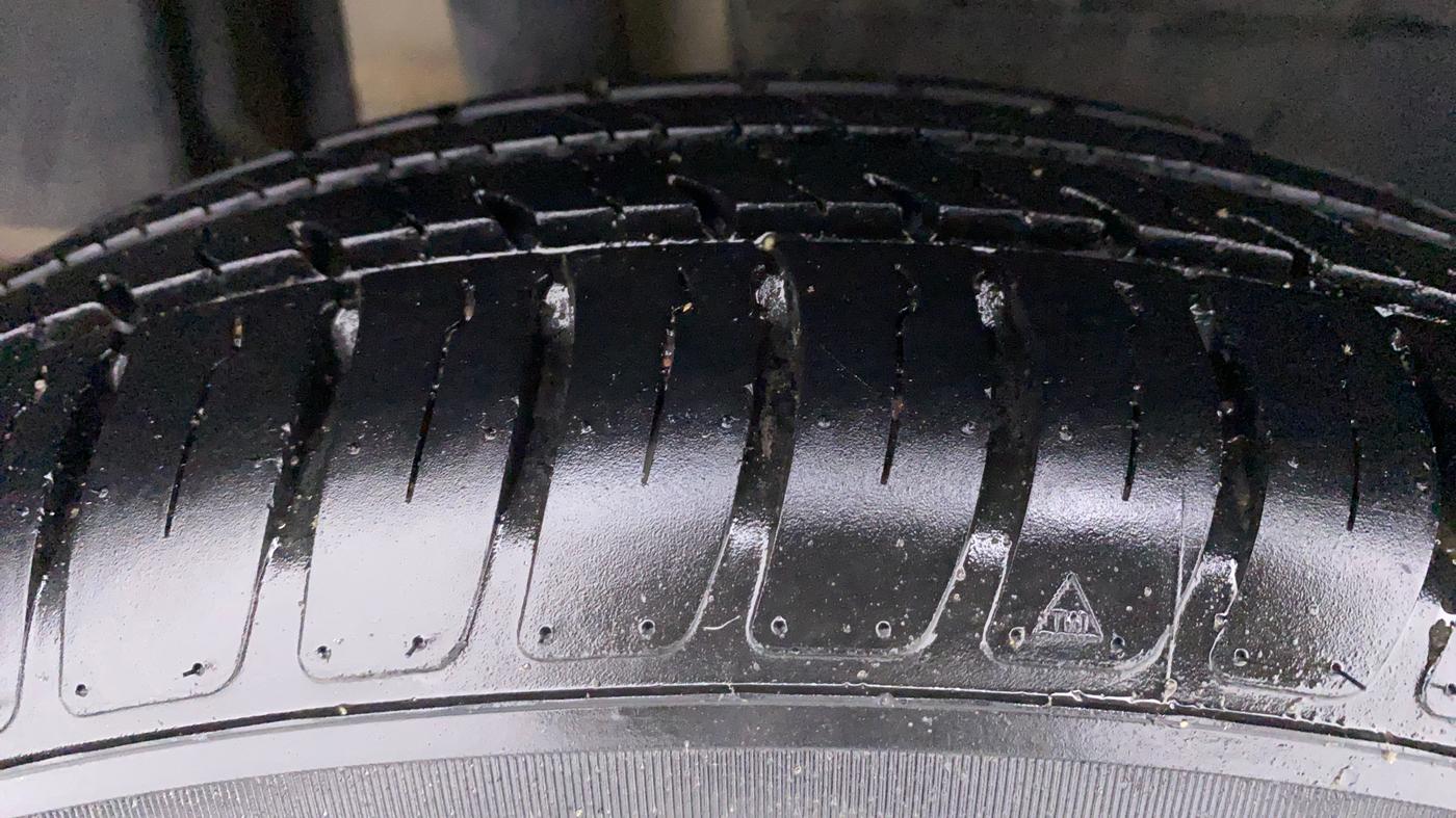 2018 Maruti Dzire VXI, Petrol, Manual, 19,387 km, Right Rear Tyre Tread
