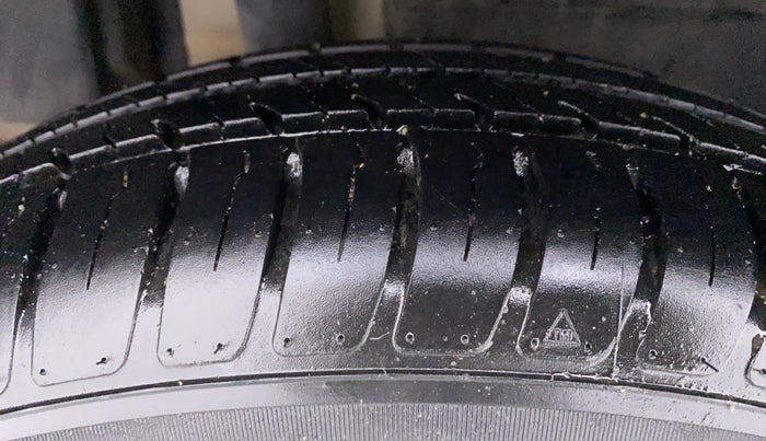 2018 Maruti Dzire VXI, Petrol, Manual, 19,387 km, Right Rear Tyre Tread