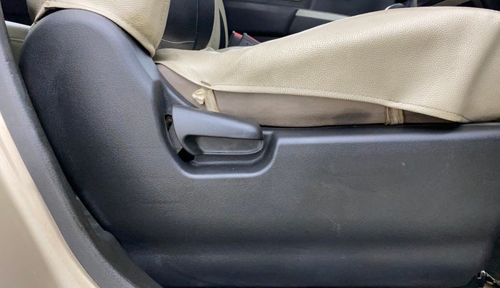 2015 Maruti Wagon R 1.0 VXI AMT, Petrol, Automatic, 1,20,925 km, Driver Side Adjustment Panel