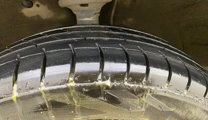 2015 Maruti Wagon R 1.0 VXI AMT, Petrol, Automatic, 1,20,925 km, Left Front Tyre Tread