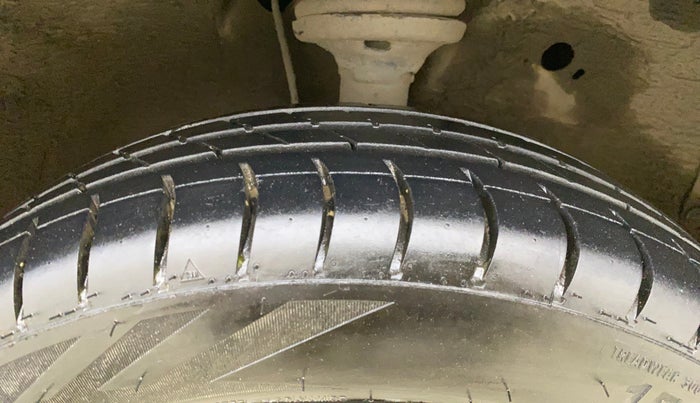 2015 Maruti Wagon R 1.0 VXI AMT, Petrol, Automatic, 1,20,925 km, Right Front Tyre Tread