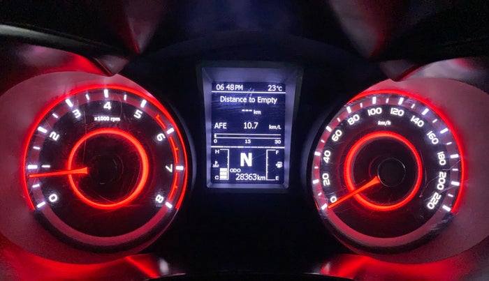 2023 Mahindra XUV300 W8 1.2 PETROL, Petrol, Manual, 28,310 km, Odometer Image