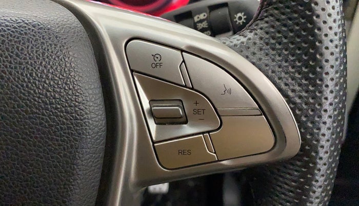 2023 Mahindra XUV300 W8 1.2 PETROL, Petrol, Manual, 28,310 km, Adaptive Cruise Control